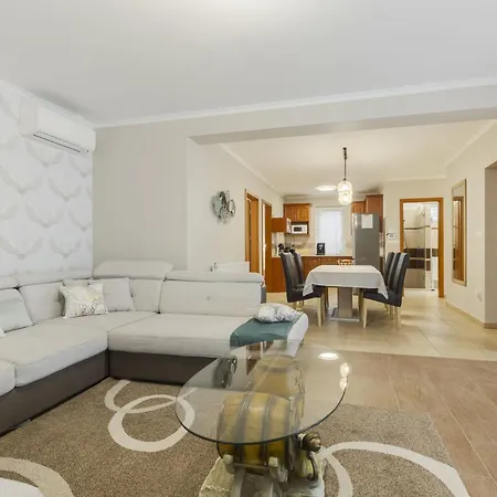 Holiday home Petka By Interhome