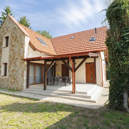 Petka By Interhome